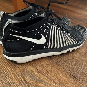 Nike Black and White Running Shoes